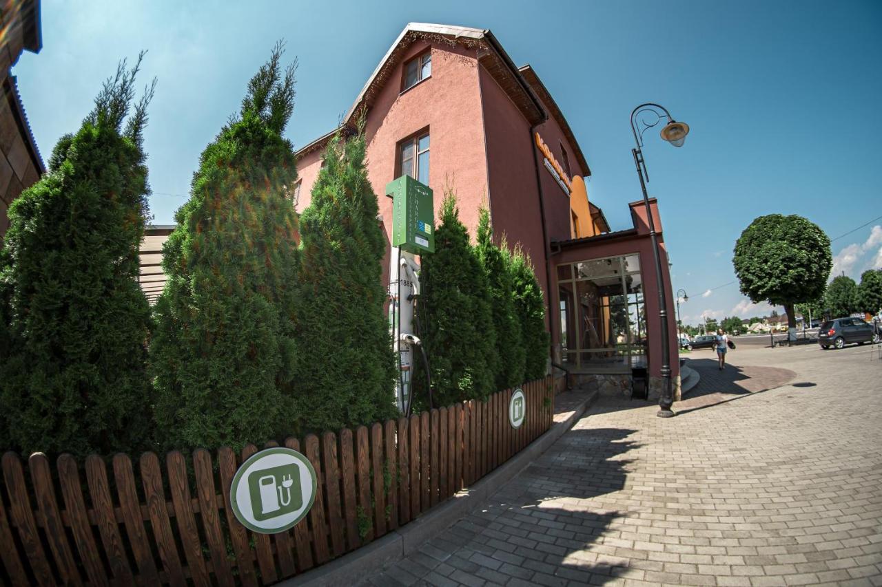 Kolobok Hotel Kniahynynok Exterior photo
